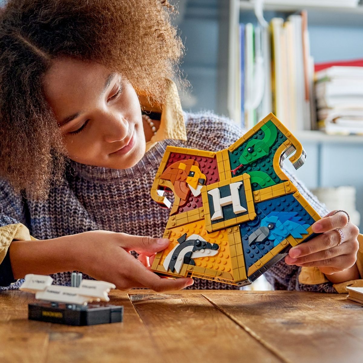 Đồ Chơi Lắp Ráp Phù Hiệu Các Nhà Hogwarts™ LEGO HARRY POTTER 76462 (545 chi tiết)