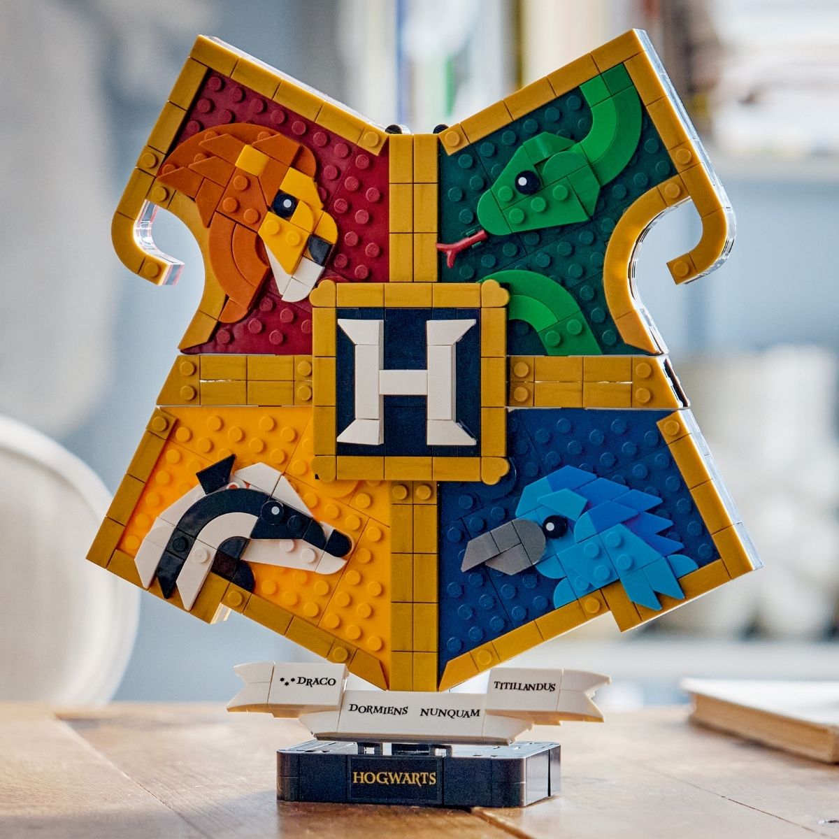 Đồ Chơi Lắp Ráp Phù Hiệu Các Nhà Hogwarts™ LEGO HARRY POTTER 76462 (545 chi tiết)