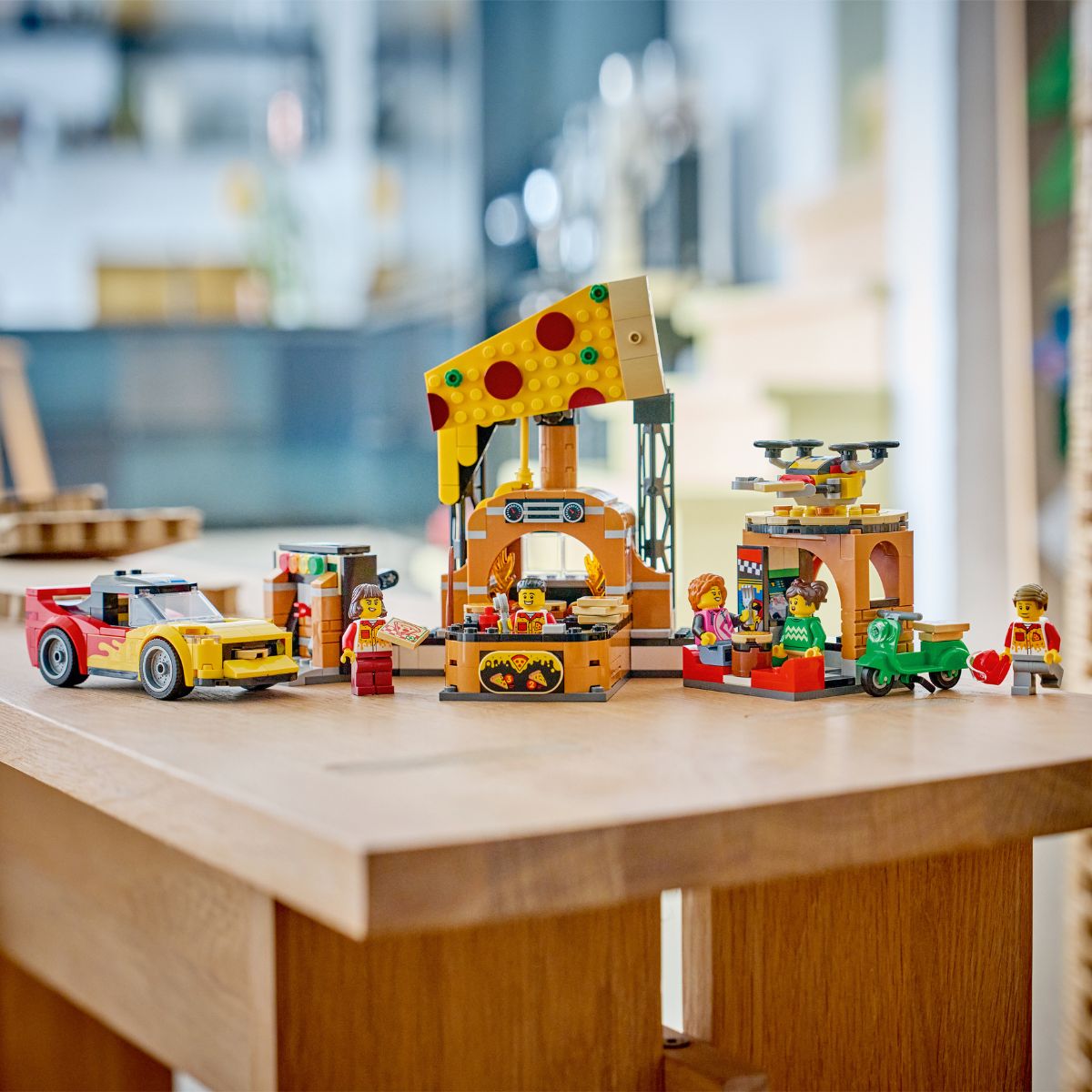 Đồ Chơi Lắp Ráp Quầy Bán Và Bộ Phương Tiện Giao Bánh Pizza LEGO CITY 60496 (494 chi tiết)