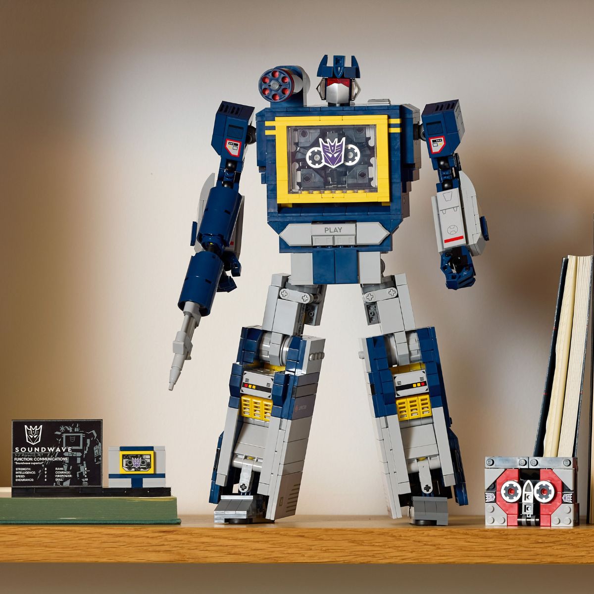 Đồ Chơi Lắp Ráp Robot Biến Hình Transformers Soundwave LEGO ICONS 10358