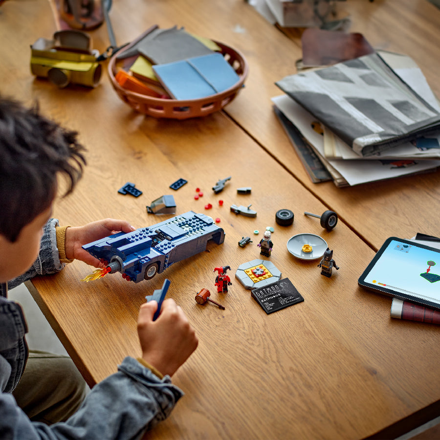 Đồ Chơi Lắp Ráp Siêu Xe Người Dơi Đối Đầu Harley Quinn LEGO SUPERHEROES 76274 (435 chi tiết)