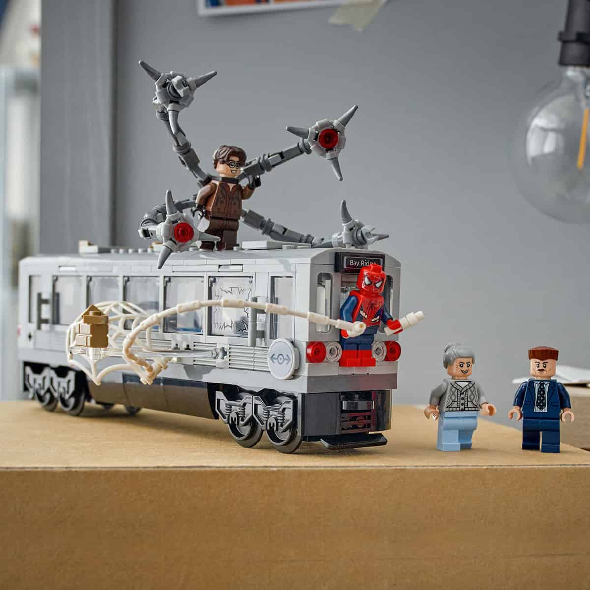Đồ Chơi Lắp Ráp Spider-Man Đấu Với Doc Ock Tại Tàu Điện Ngầm LEGO SUPERHEROES 76321 (393 chi tiết)