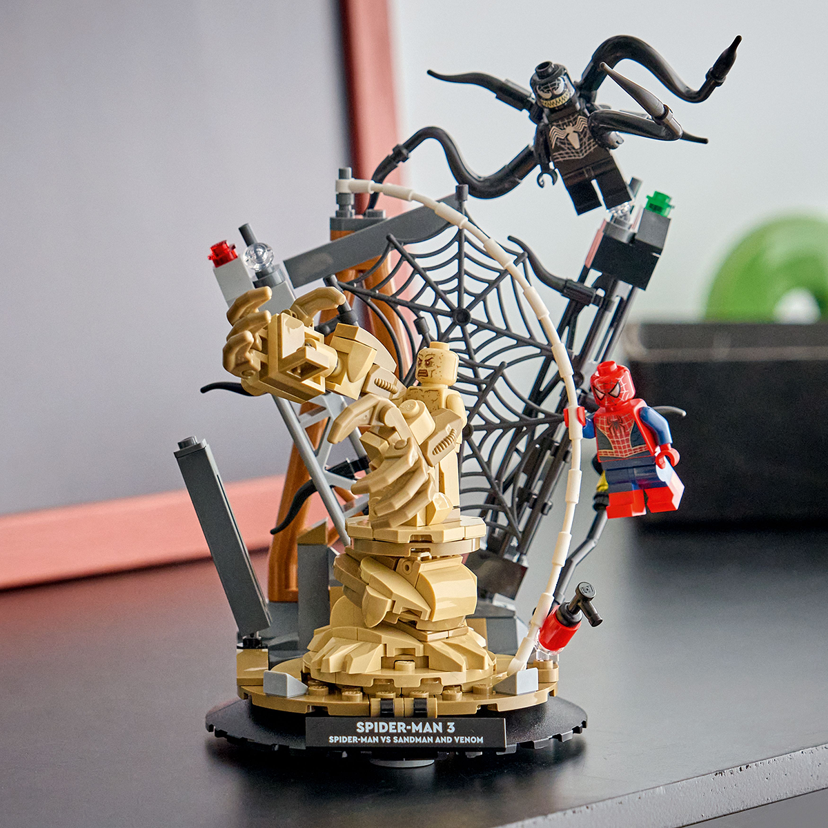 Đồ Chơi Lắp Ráp Spider-Man Đối Đầu Sandman Và Venom LEGO SUPERHEROES 76334