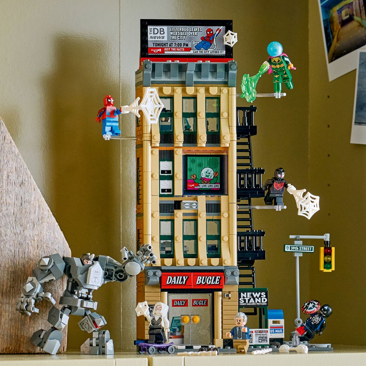Đồ Chơi Lắp Ráp Spider-Man Và Mysterio: Tòa Soạn Daily Bugle LEGO SUPERHEROES 76342 (781 chi tiết)