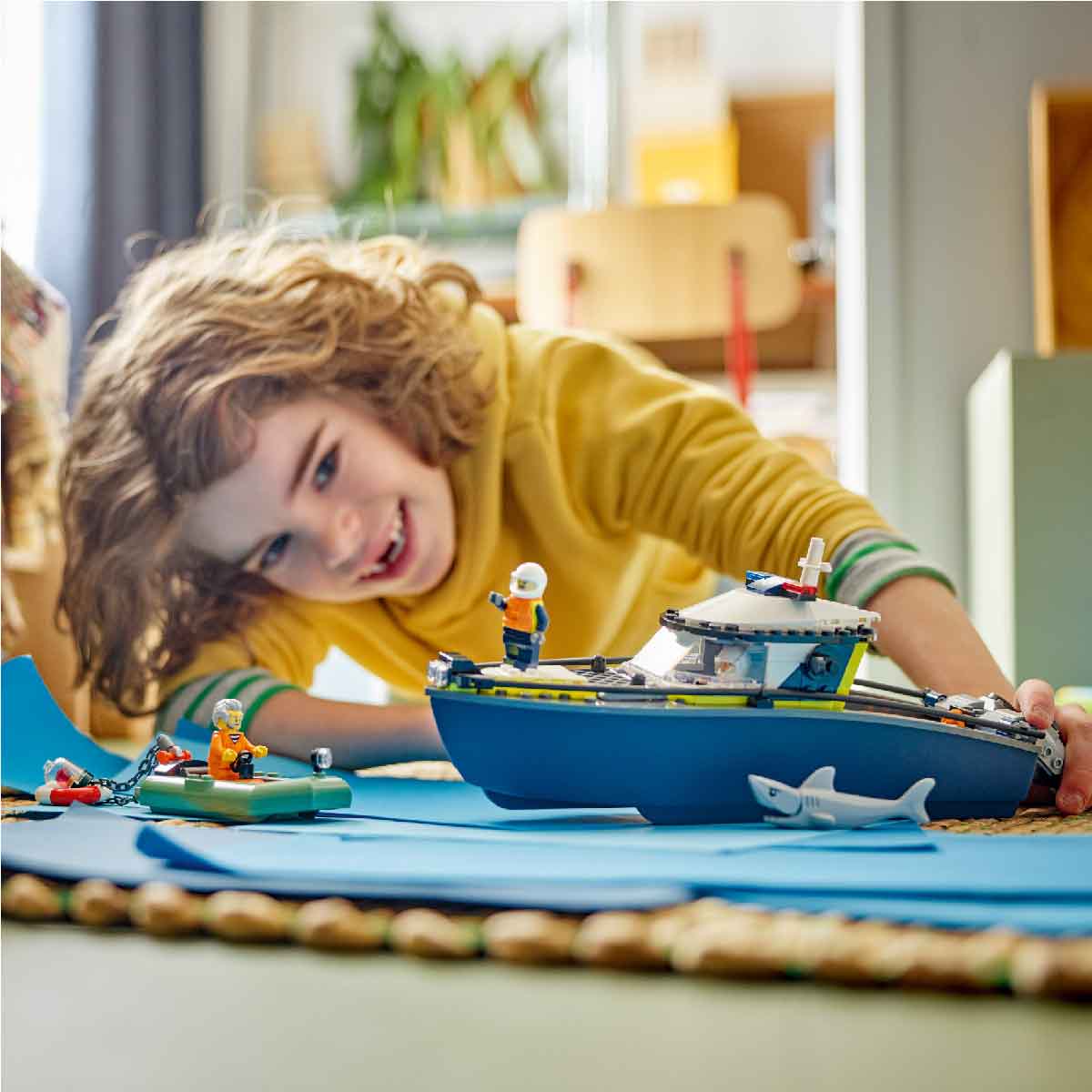 Đồ Chơi Lắp Ráp Tàu Cảnh Sát – Truy Bắt Tội Phạm LEGO CITY 60456
