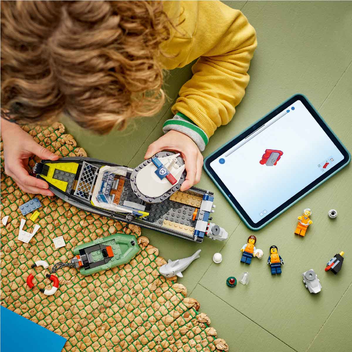 Đồ Chơi Lắp Ráp Tàu Cảnh Sát – Truy Bắt Tội Phạm LEGO CITY 60456