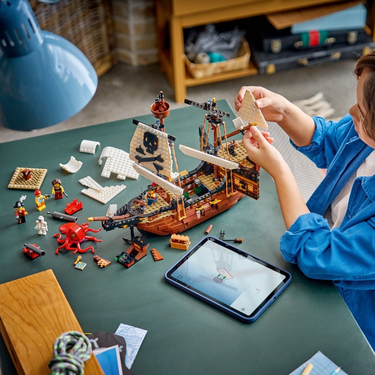 Đồ Chơi Lắp Ráp Tàu Cướp Biển LEGO CREATOR 31387 (1074 chi tiết)