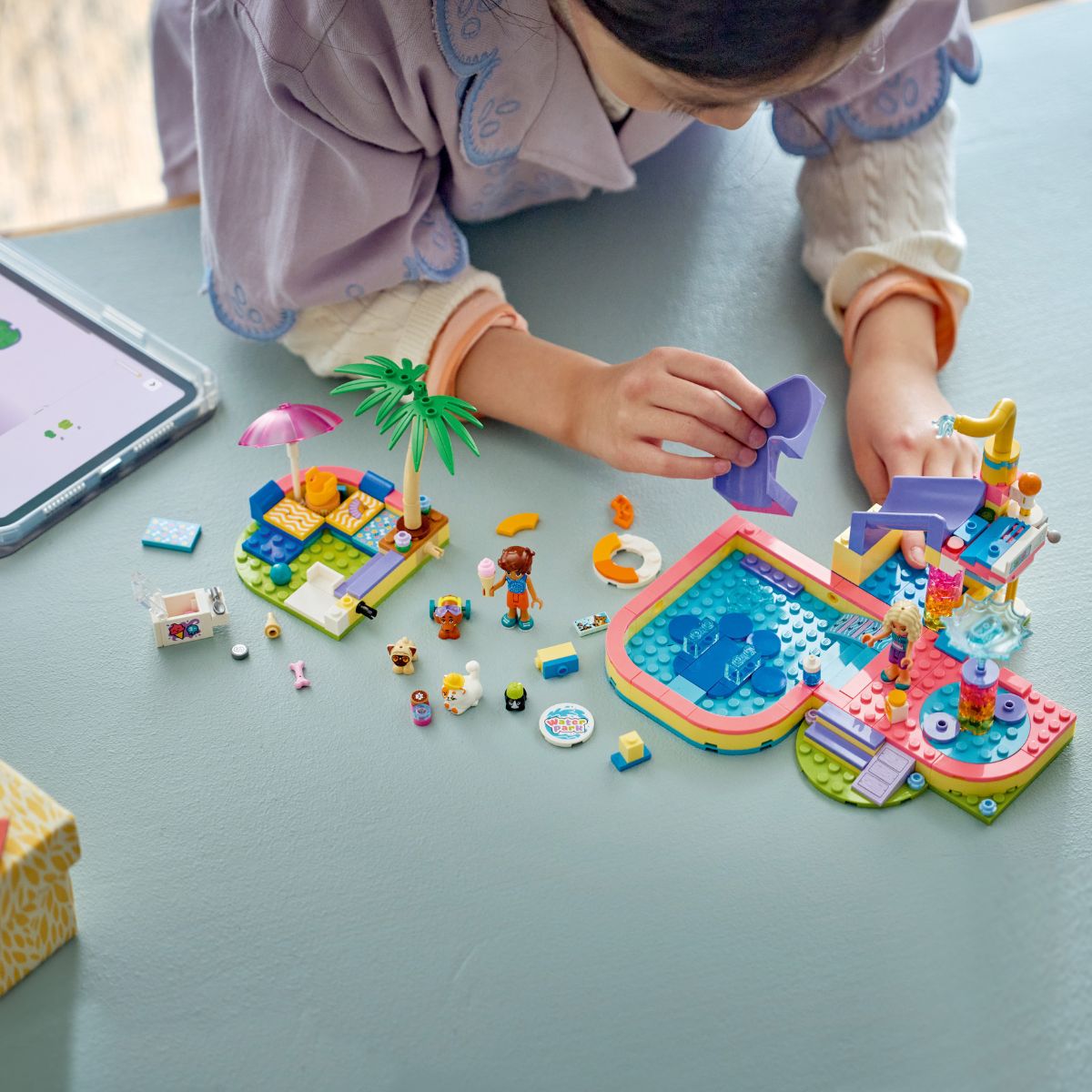 Đồ Chơi Lắp Ráp Trải Nghiệm Công Viên Nước Sôi Động LEGO FRIENDS 42676 (278 chi tiết)