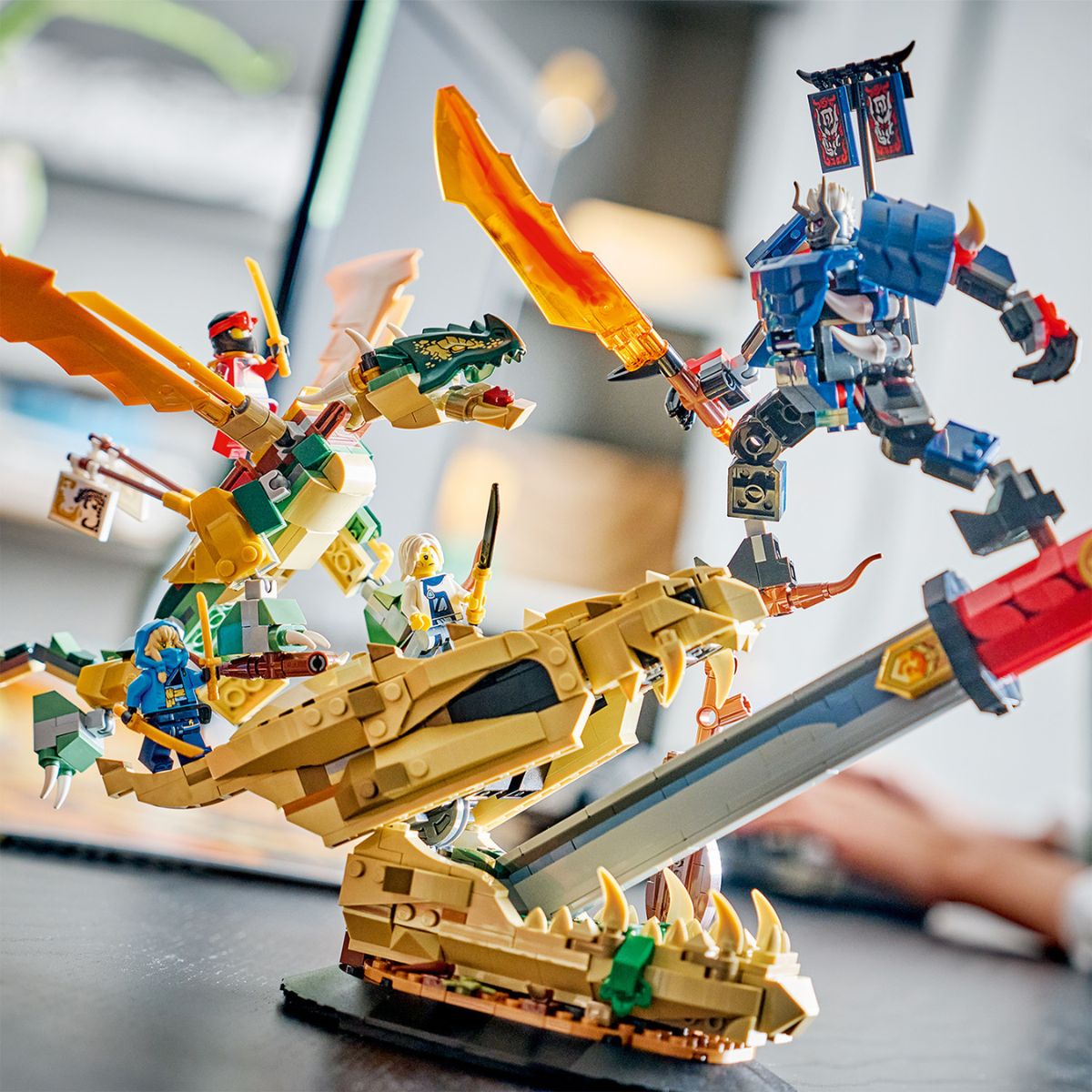 Đồ Chơi Lắp Ráp Trận Chiến Tại Thanh Long Kiếm LEGO NINJAGO 71871 (1016 chi tiết)