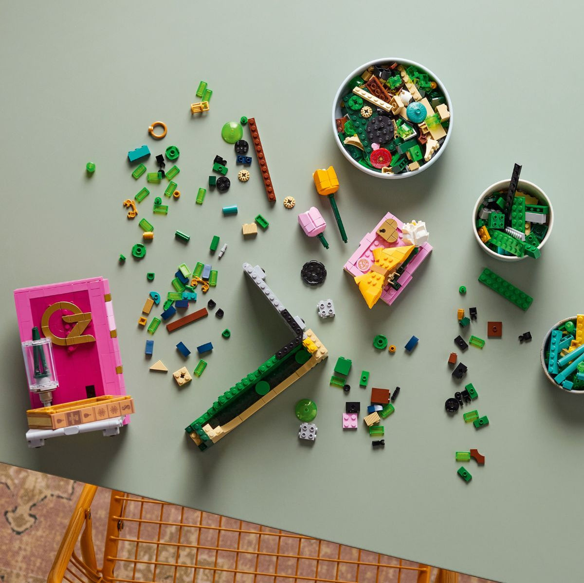 Đồ Chơi Lắp Ráp Trang Trí Kệ Sách Glinda & Elphaba LEGO SEASONS AND OCCASIONS 75691