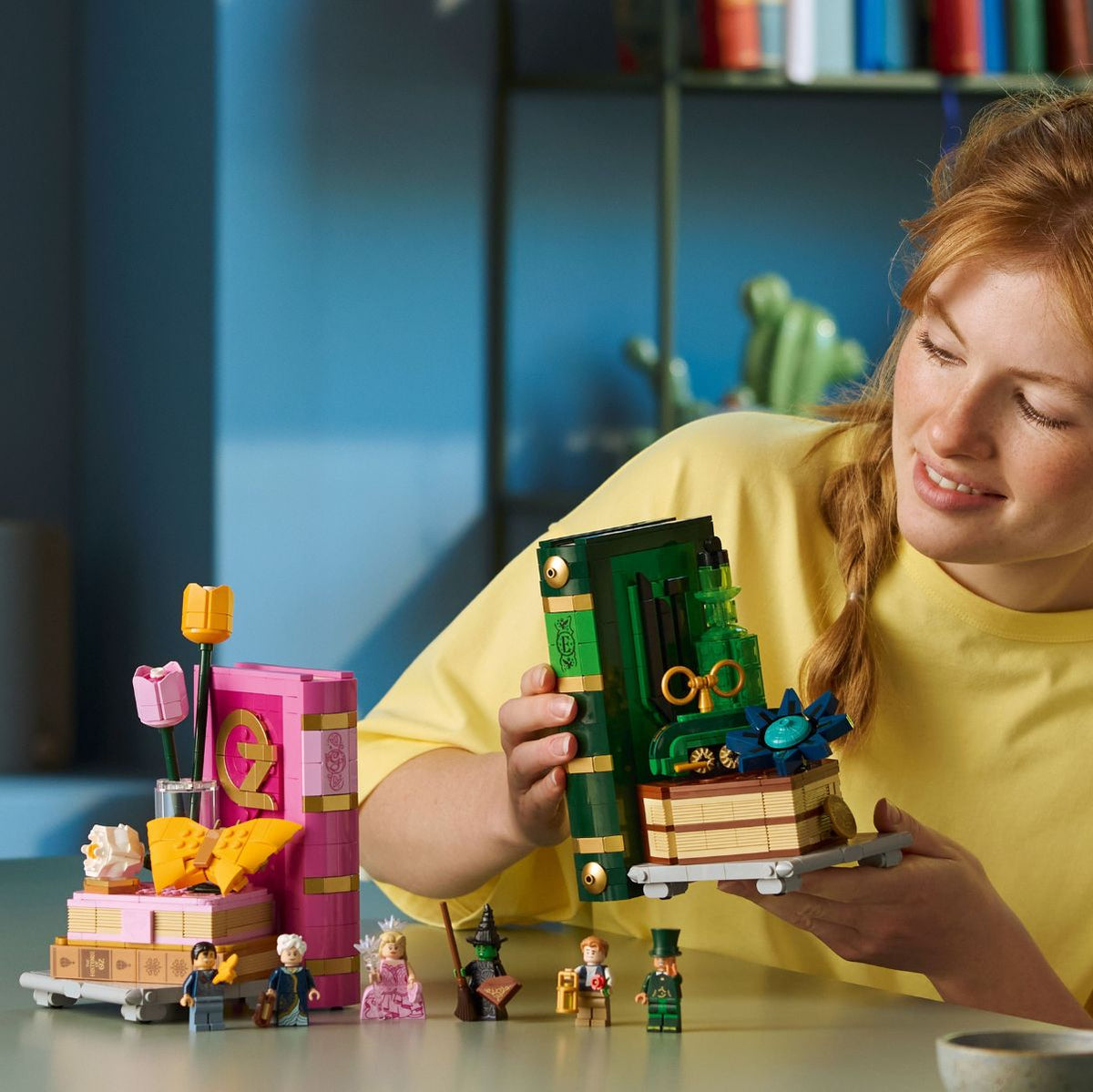 Đồ Chơi Lắp Ráp Trang Trí Kệ Sách Glinda & Elphaba LEGO SEASONS AND OCCASIONS 75691