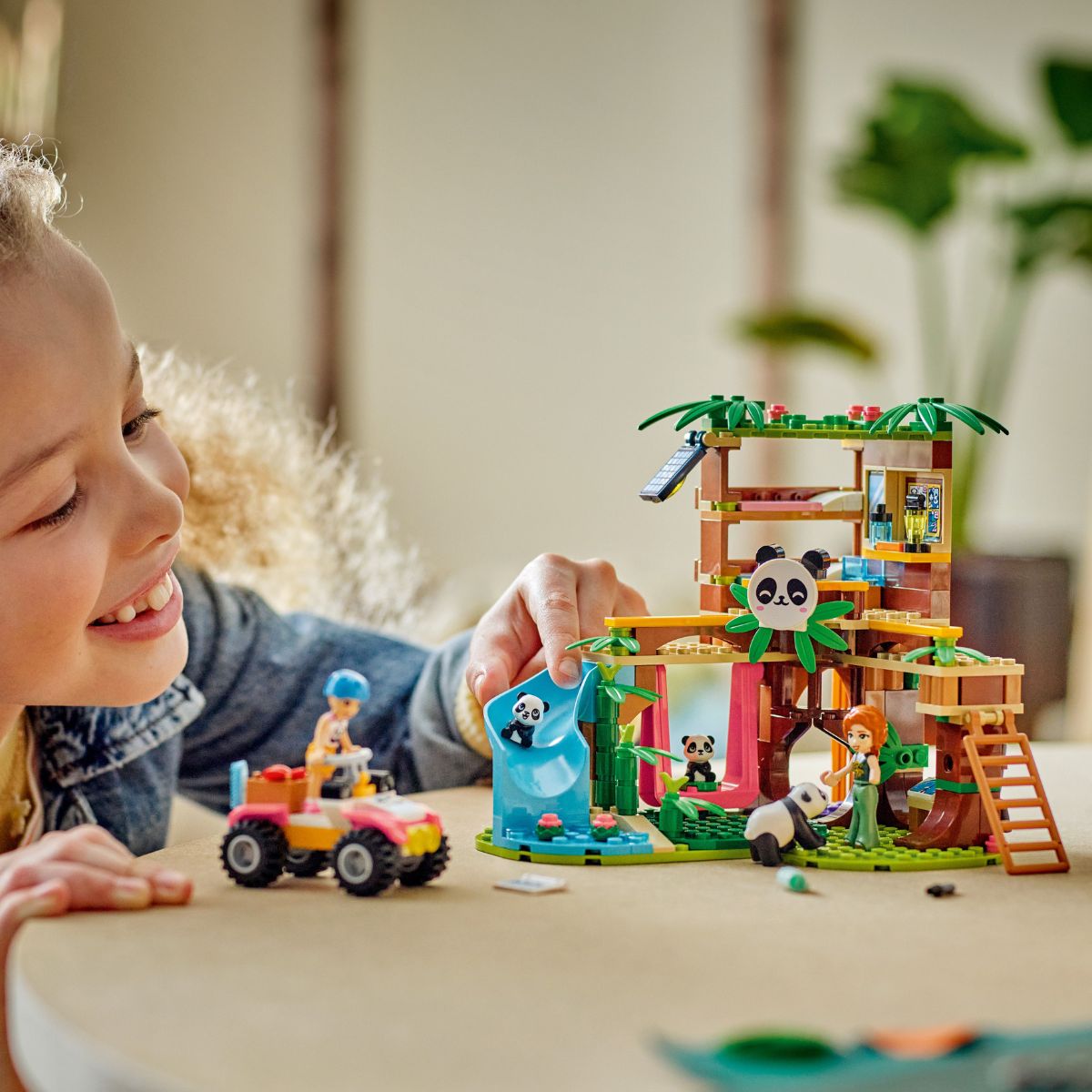 Đồ Chơi Lắp Ráp Trung Tâm Bảo Tồn Gấu Trúc LEGO FRIENDS 42648 (243 chi tiết)