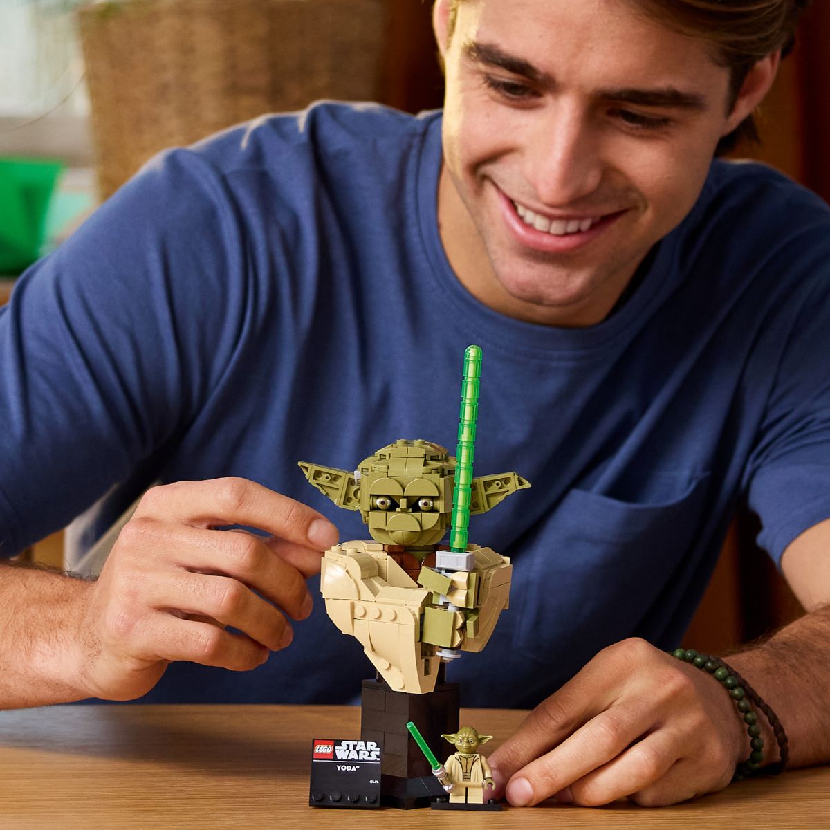 Đồ Chơi Lắp Ráp Tượng Bán Thân Yoda LEGO STAR WARS 75438 (399 Chi Tiết)