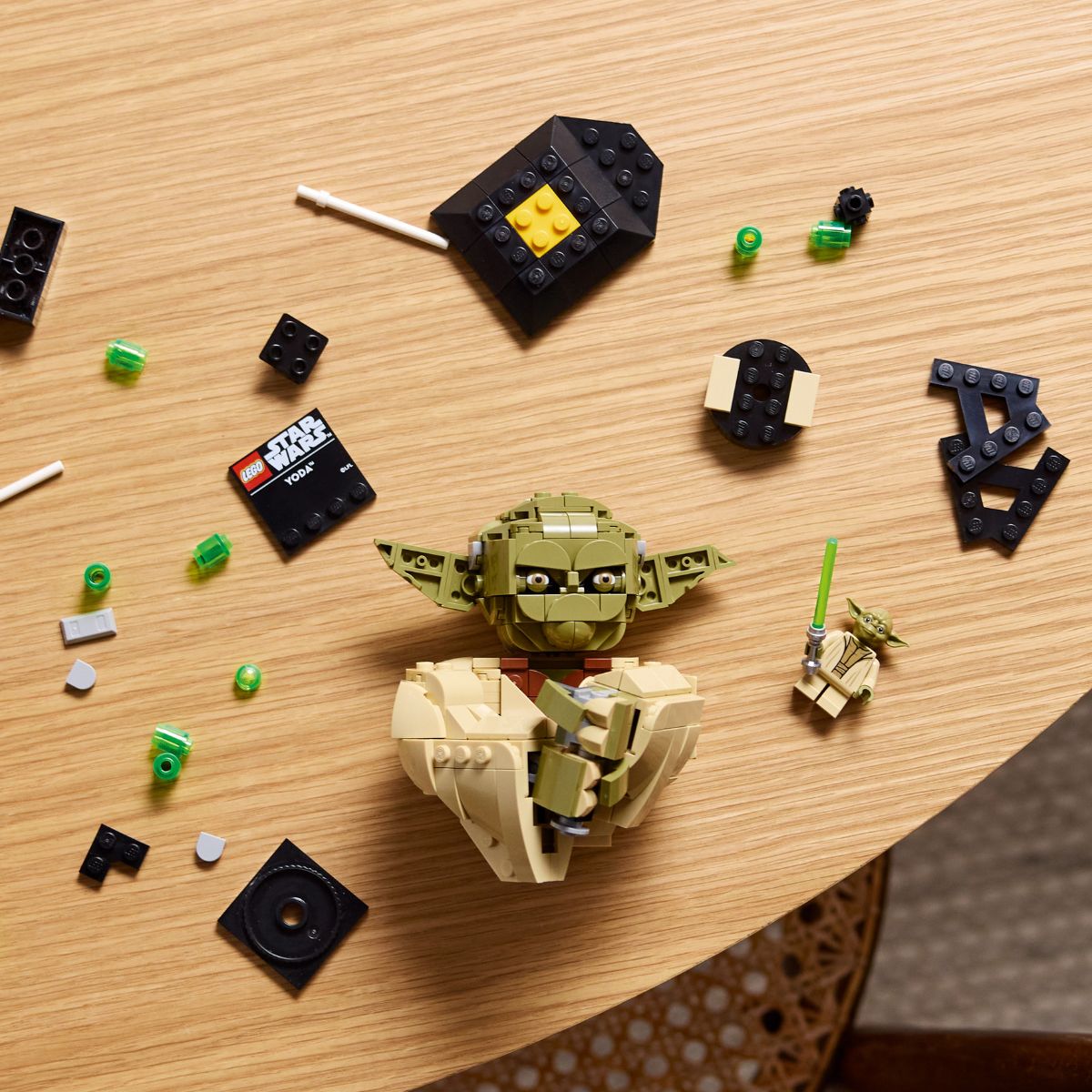 Đồ Chơi Lắp Ráp Tượng Bán Thân Yoda LEGO STAR WARS 75438 (399 Chi Tiết)