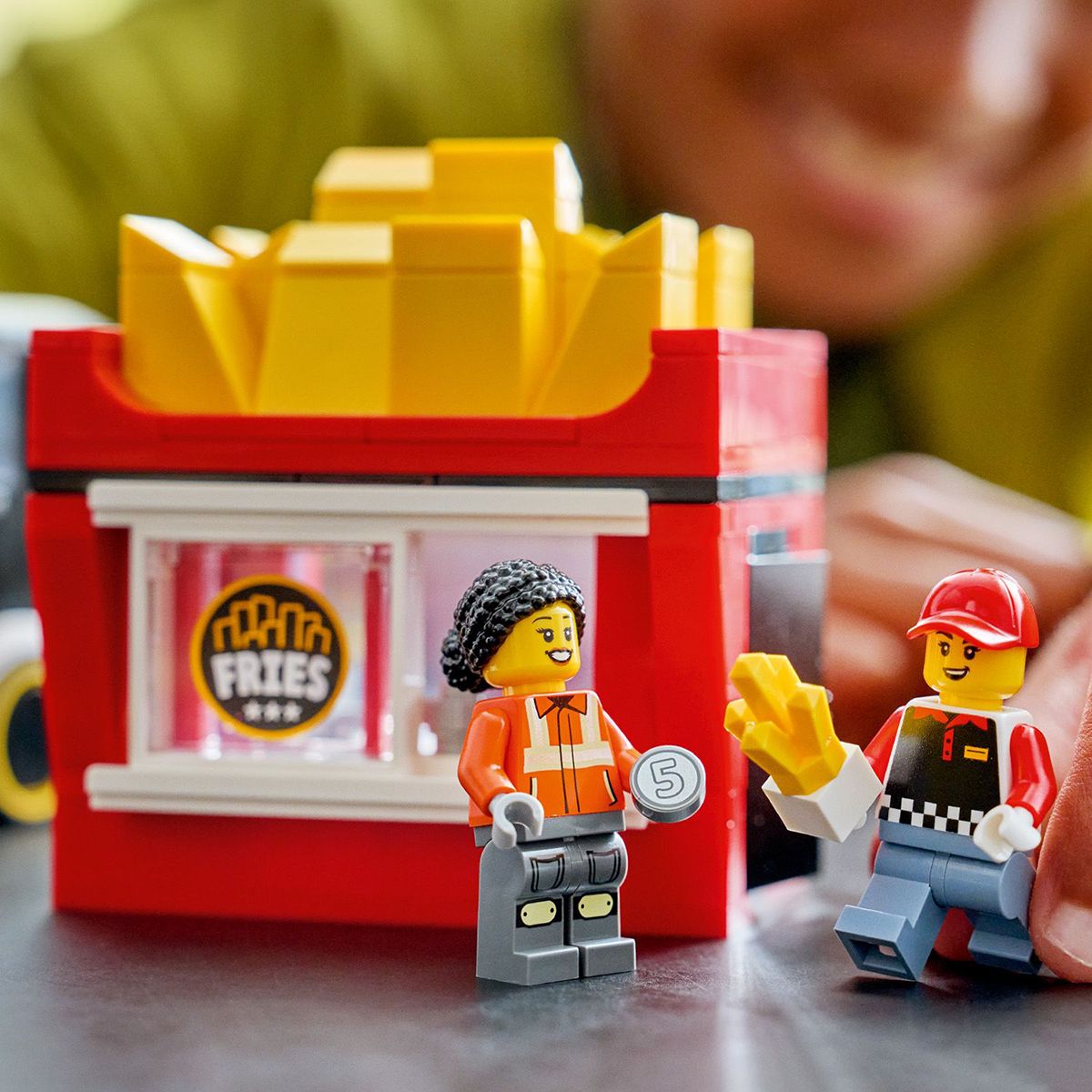 Đồ Chơi Lắp Ráp Xe Bán Khoai Tây Chiên LEGO CITY 60488 (216 chi tiết)
