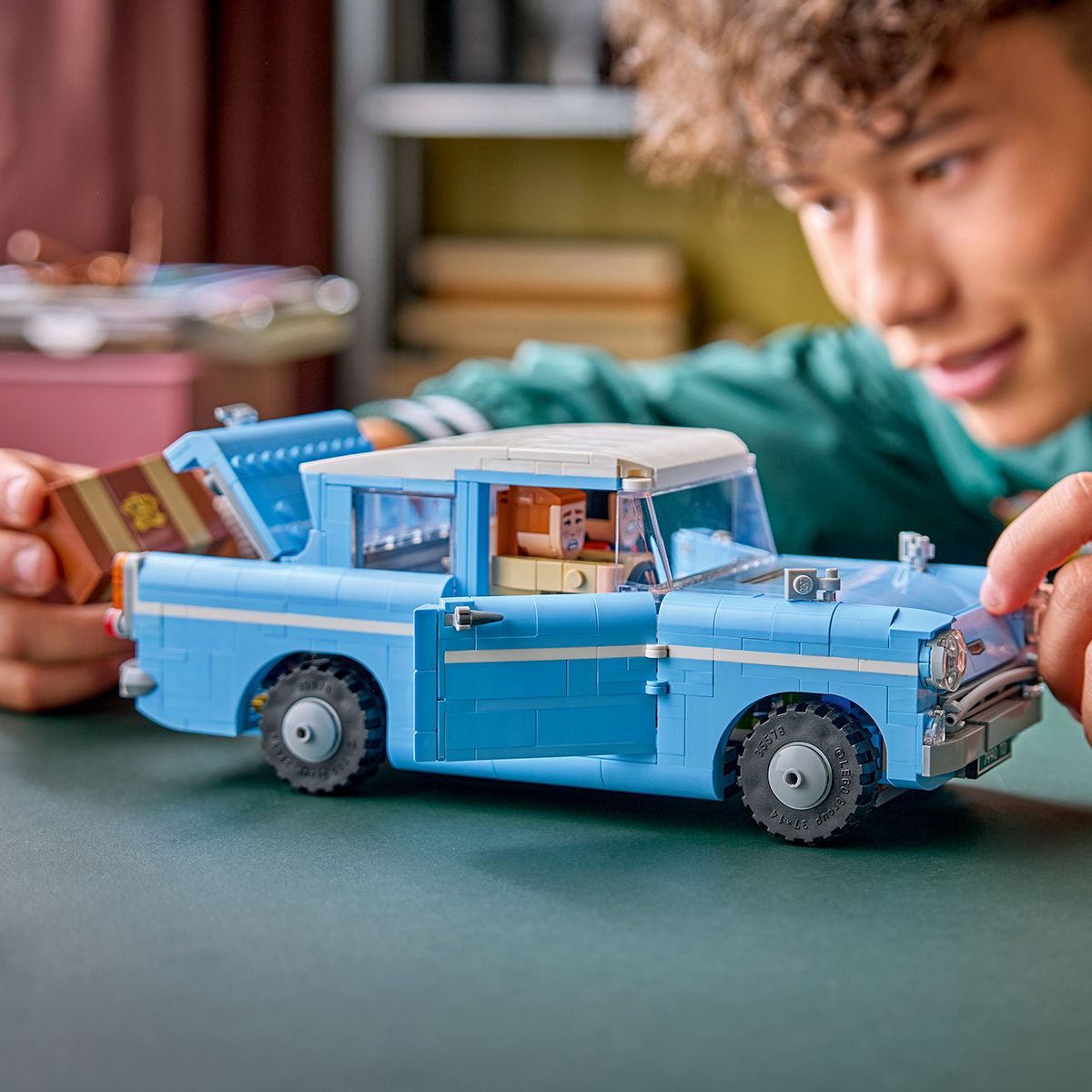 Đồ Chơi Lắp Ráp Xe Bay Phép Thuật Ford Anglia™ LEGO HARRY POTTER 76470 (868 chi tiết)
