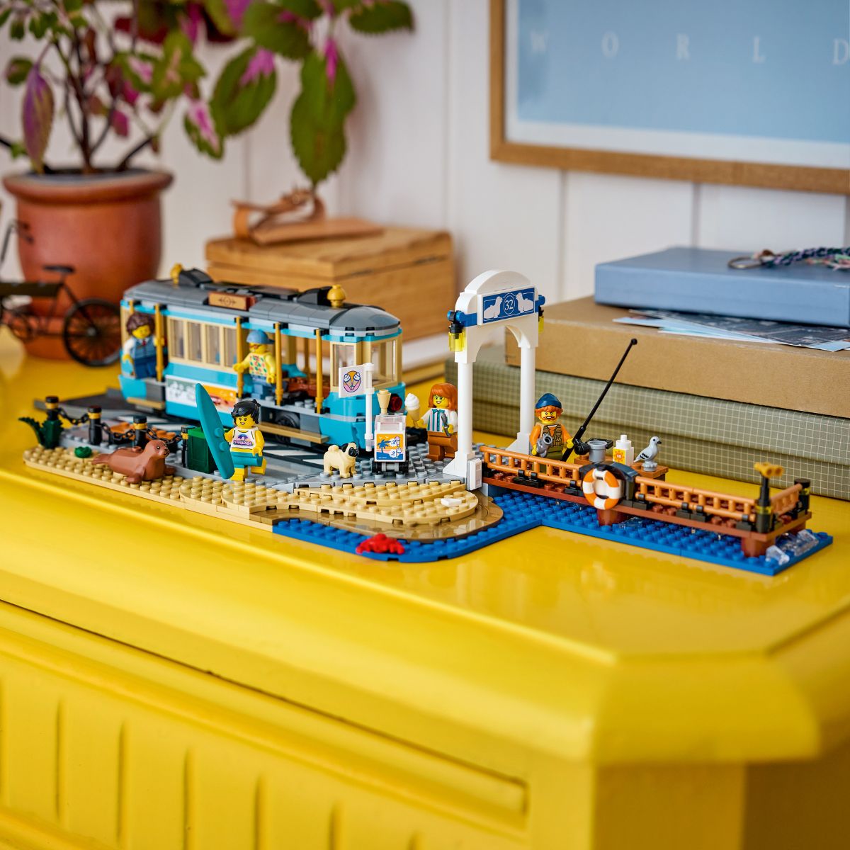 Đồ Chơi Lắp Ráp Xe Điện Ven Biển Cổ Điển LEGO CITY 60506 (693 chi tiết)