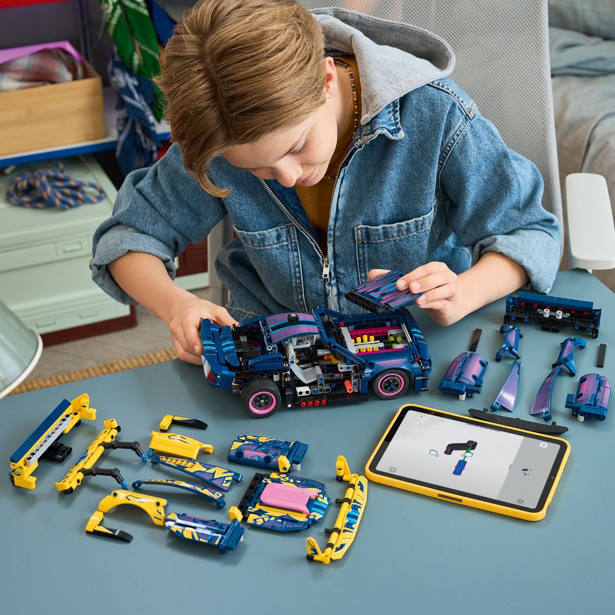 Đồ Chơi Lắp Ráp Xe Ford Mustang GT Với Gara Cá Nhân Hóa LEGO TECHNIC 42236 (973 Chi Tiết)