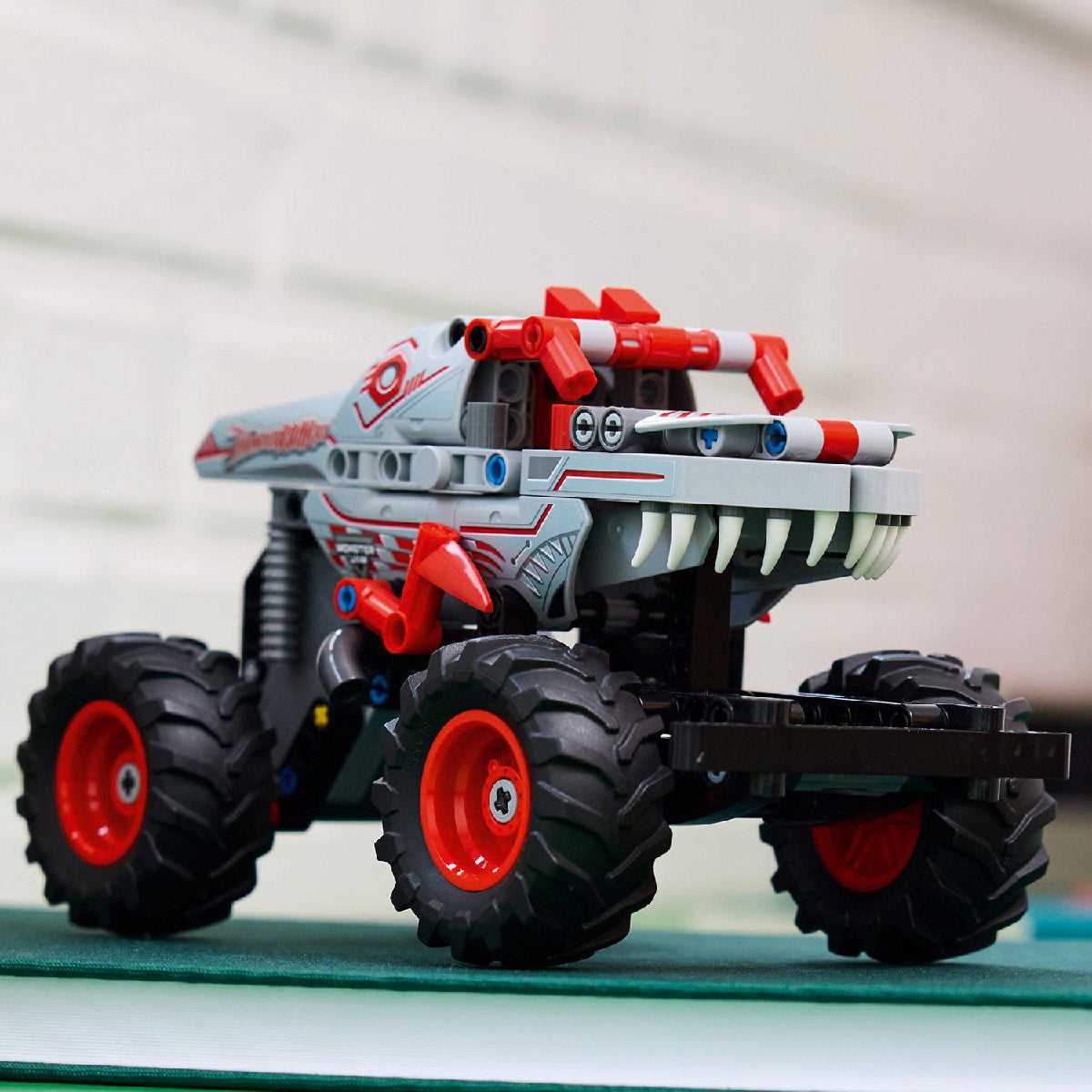 do-choi-lap-rap-xe-monster-jam-thunderroarus-lego-technic-42200-05