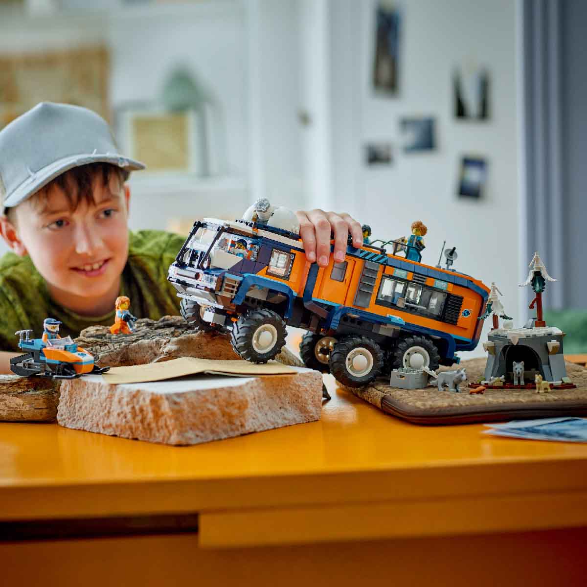 Đồ Chơi Lắp Ráp Xe Thí Nghiệm Khám Phá Bắc Cực LEGO CITY 60471 (1064 chi tiết)