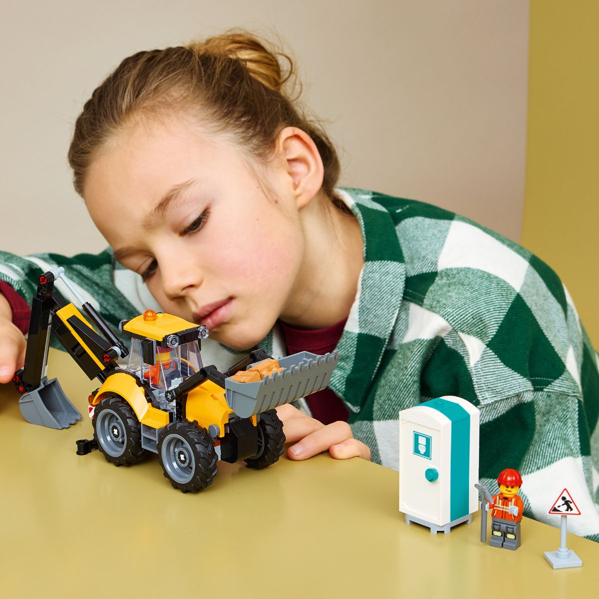 Đồ Chơi Lắp Ráp Xe Xúc Đào Màu Vàng LEGO CITY 60480 (301 chi tiết)