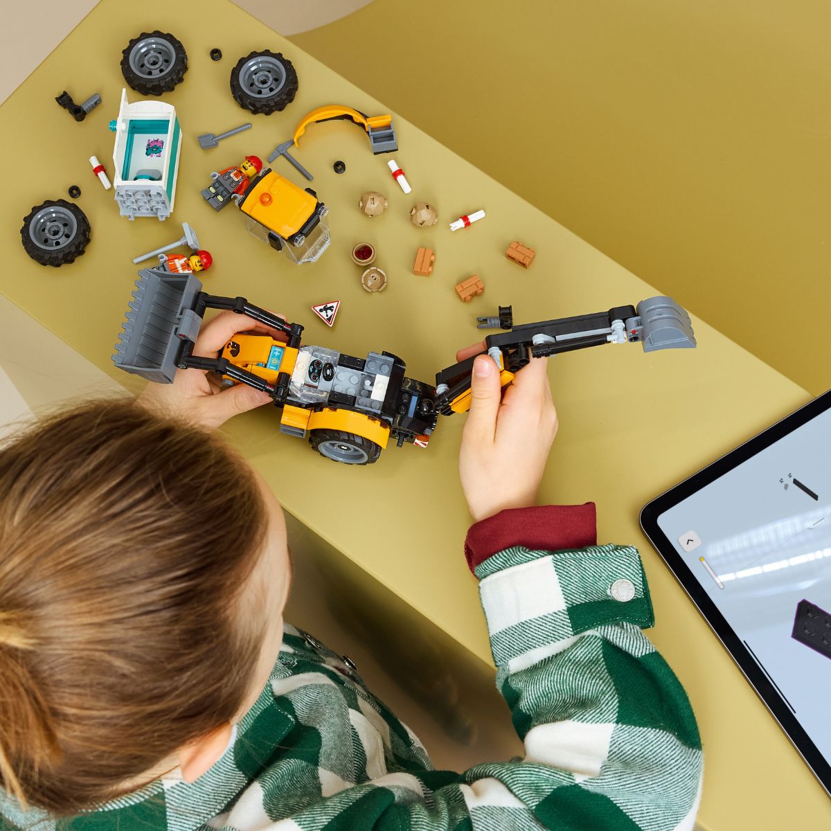 Đồ Chơi Lắp Ráp Xe Xúc Đào Màu Vàng LEGO CITY 60480 (301 chi tiết)