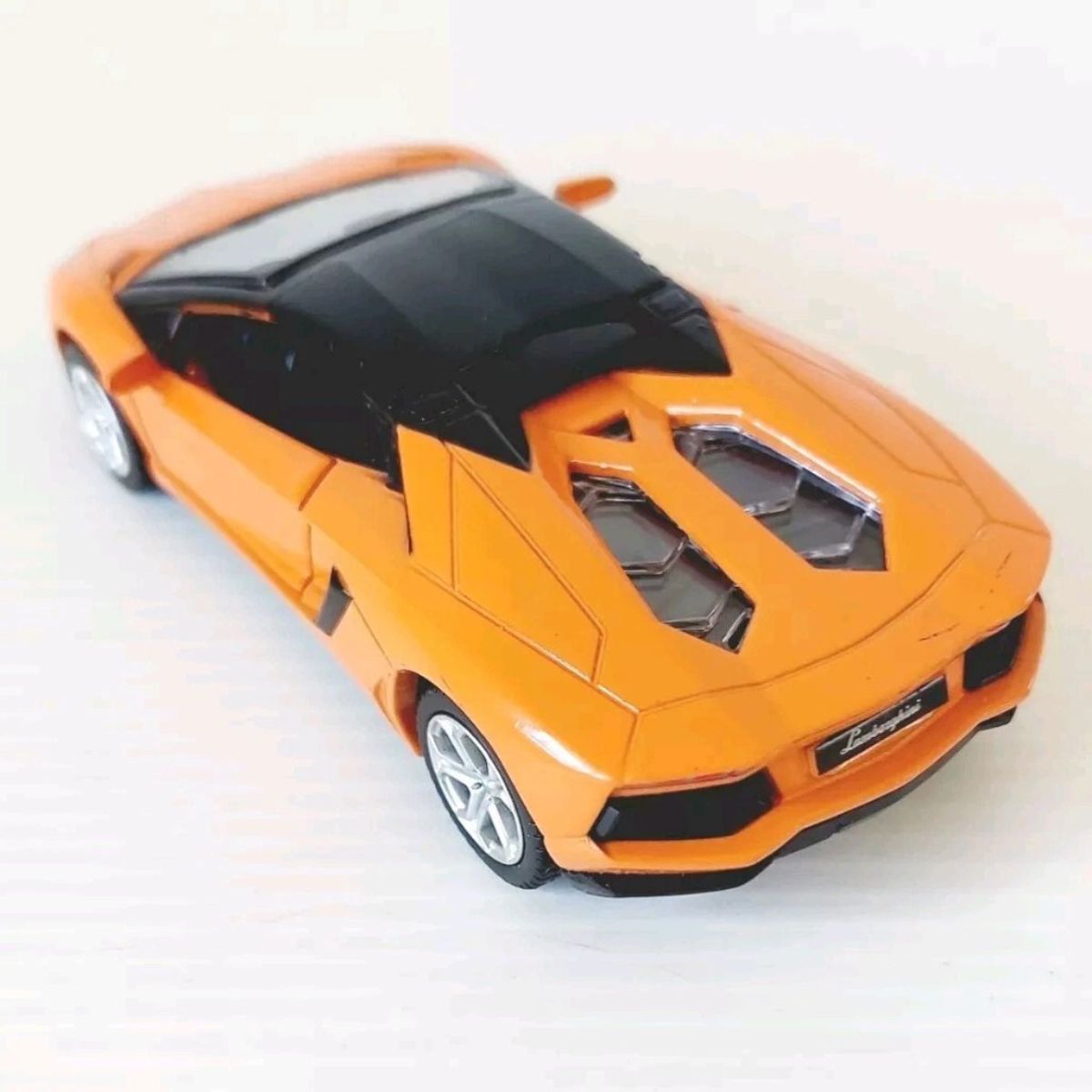 Đồ Chơi Siêu Xe Lamborghini Aventador Roadster (Cam) VECTO VT67323/OR