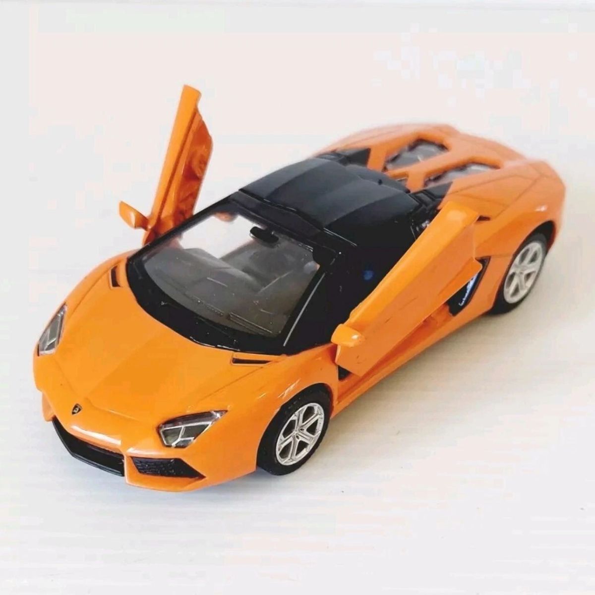 Đồ Chơi Siêu Xe Lamborghini Aventador Roadster (Cam) VECTO VT67323/OR