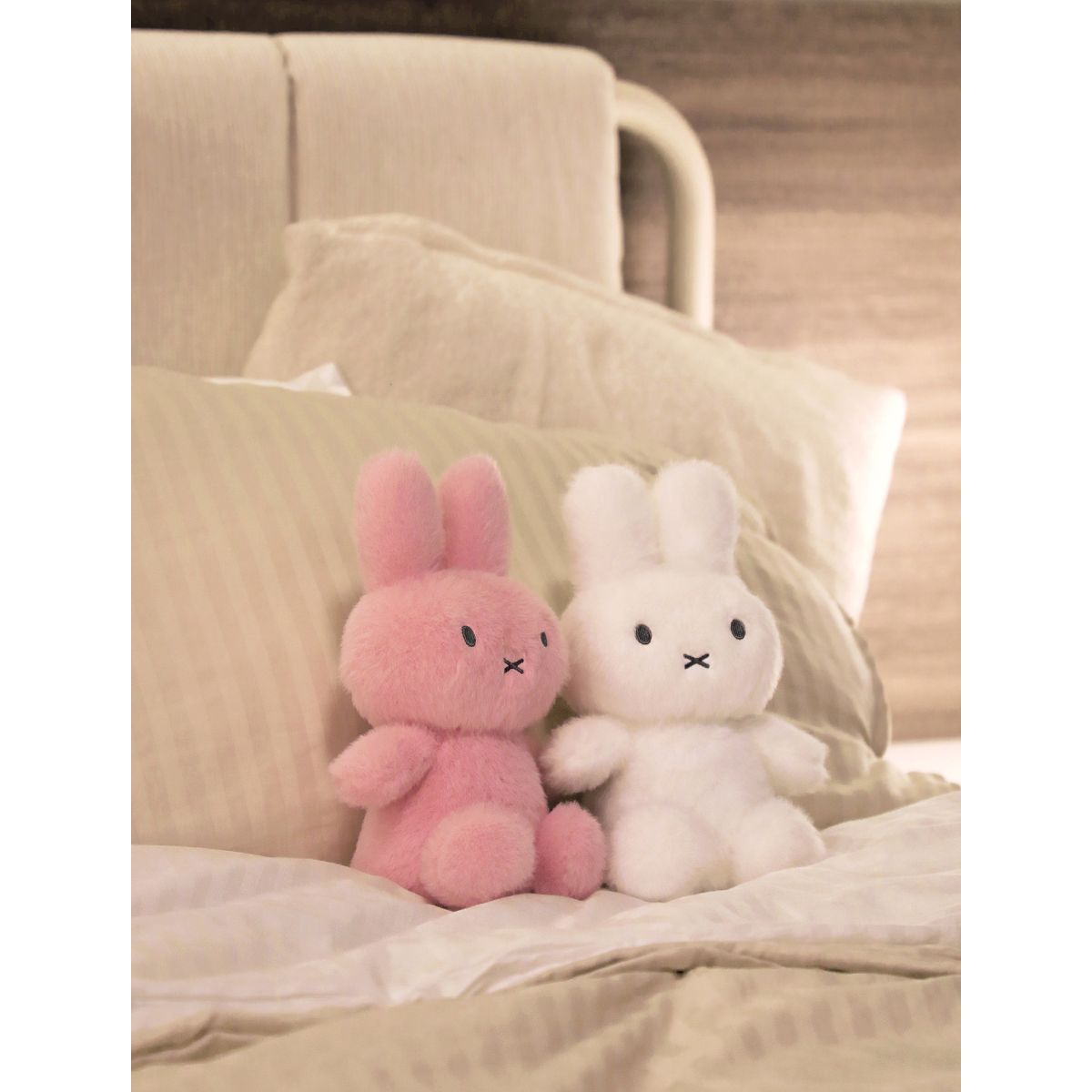 Đồ Chơi Thú Bông Miffy Thỏ Trắng-25Cm MIFFY MIF37306A
