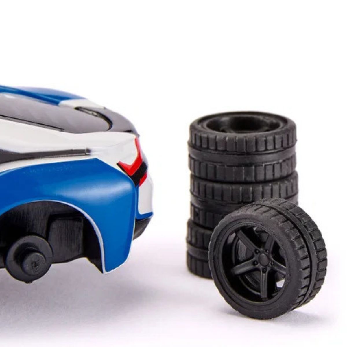 Đồ Chơi Xe Dẫn Đoàn BMW I8 Safety Car SIKU 2319