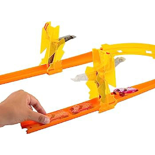 thung-phuc-hop-hot-wheels-tia-chop-anh-sang-hmc03-hnn38-07