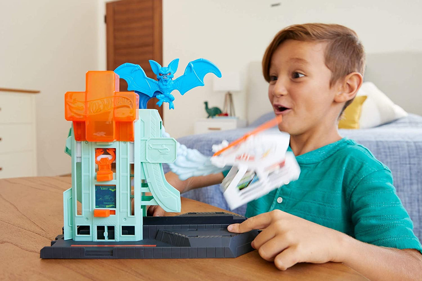 Bệnh viện dơi Hot Wheels HOT WHEELS FNB05