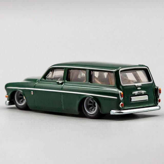 sieu-xe-hot-wheels-sang-trong-volvo-p220-amazon-estate-grj64-fpy86-04
