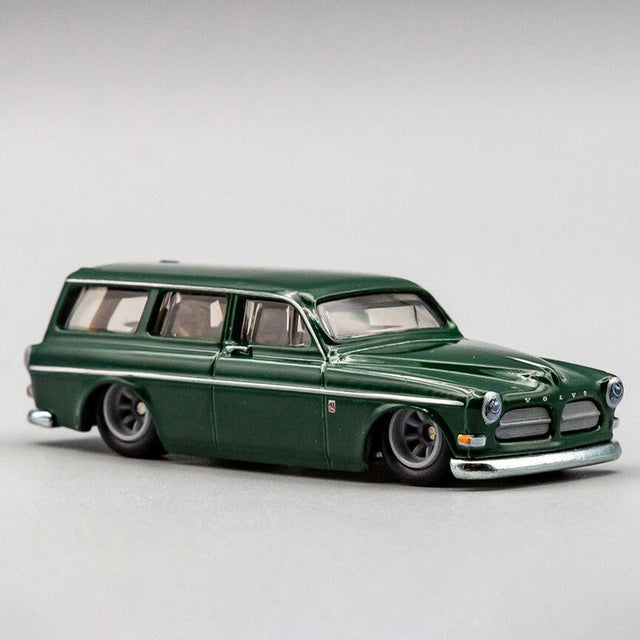 sieu-xe-hot-wheels-sang-trong-volvo-p220-amazon-estate-grj64-fpy86-03