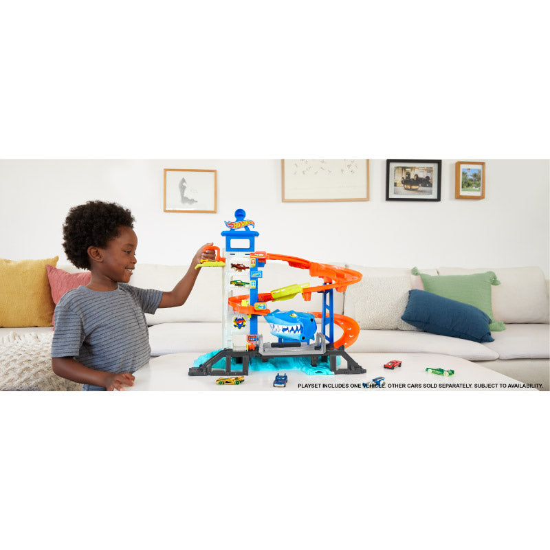 Mô hình Hot Wheels cá mập tấn công HOT WHEELS HDP06