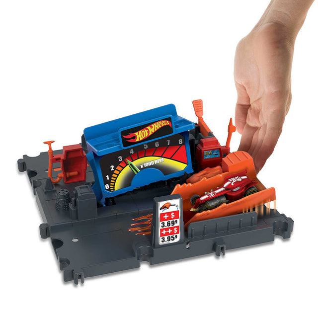 tram-do-xang-hot-wheels-city-hkx45-hmd53-04