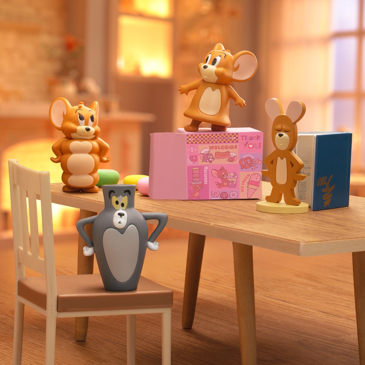 Đồ Chơi Mô Hình Tom And Jerry Minime Different Forms Series 52TOYS 6958985018586