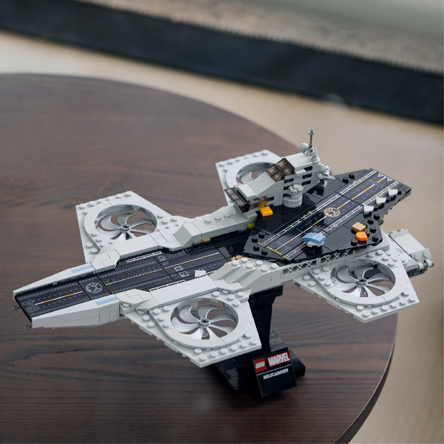do-choi-lap-rap-tau-san-bay-tren-khong-cua-shield-lego-adults-76295-06