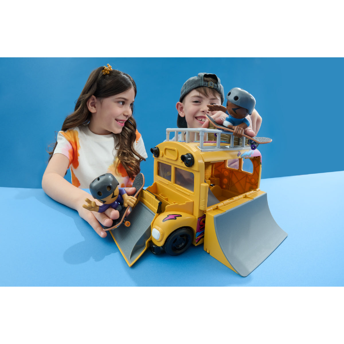 playset-xe-bus-bieu-dien-sk8-tech-deck-6071034-08