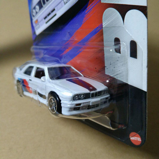sieu-xe-celebrations-bmw-3-0-cs-hot-wheels-jby56-grt01-04