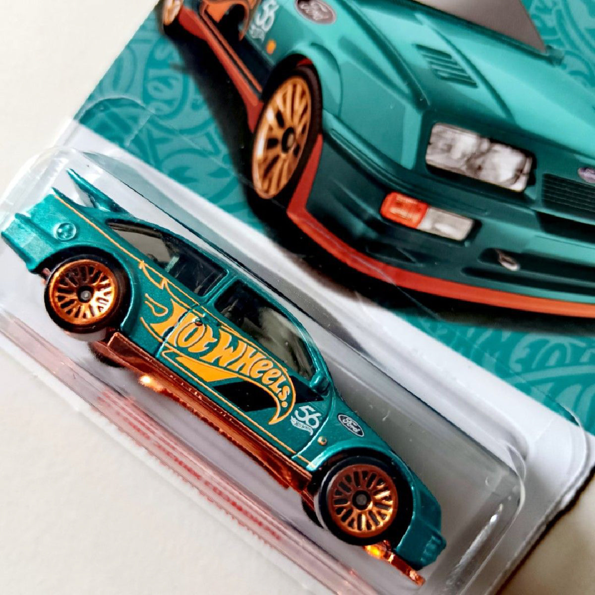 sieu-xe-phien-ban-ngoc-trai-87-ford-sierra-cosworth-hot-wheels-hvx04-hdh54-03