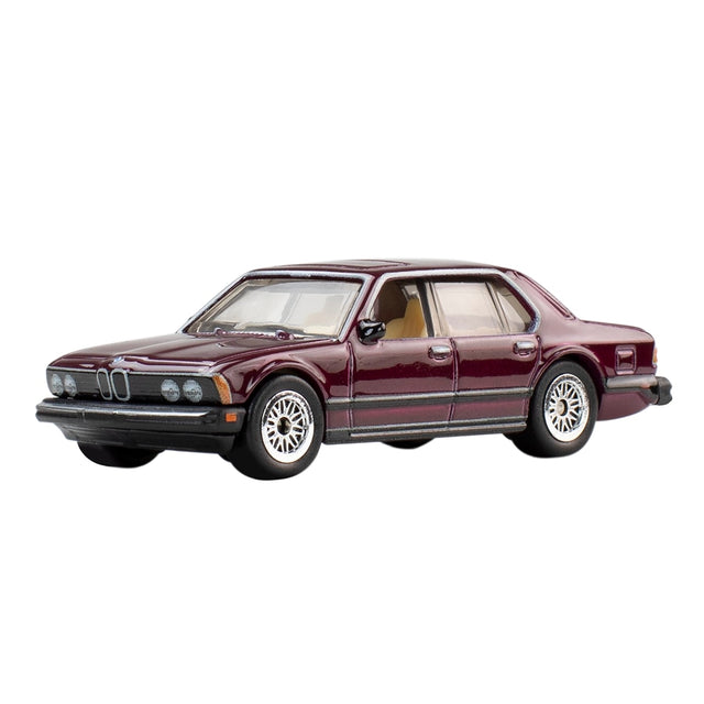 sieu-xe-pop-culture-1983-bmw-733i-hot-wheels-jhw81-hxd63-04