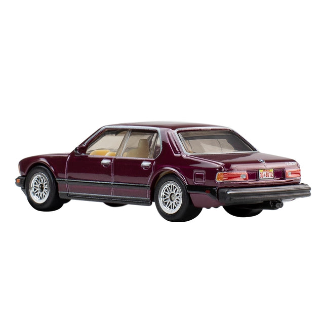 sieu-xe-pop-culture-1983-bmw-733i-hot-wheels-jhw81-hxd63-06