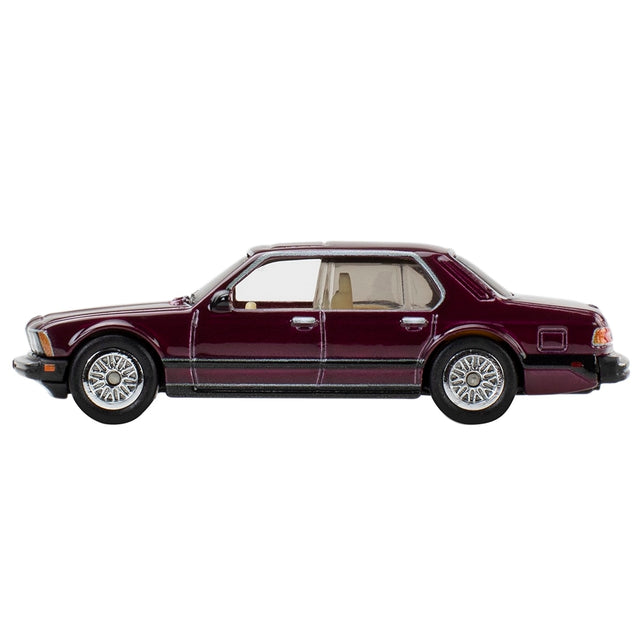 sieu-xe-pop-culture-1983-bmw-733i-hot-wheels-jhw81-hxd63-02