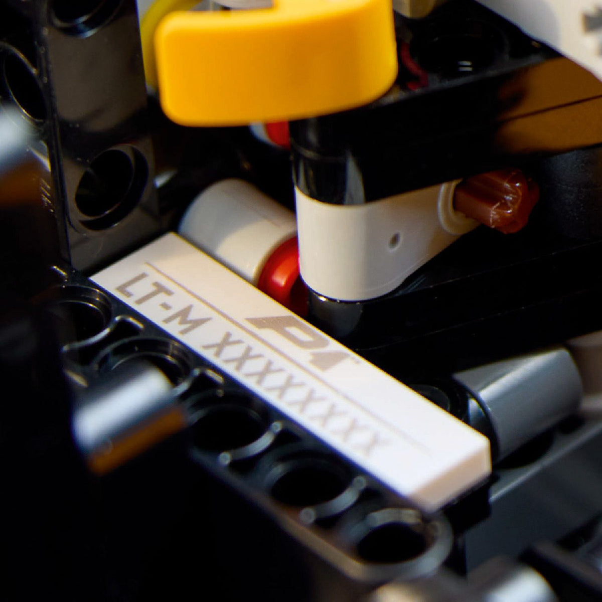 sieu-xe-the-thao-mclaren-lego-technic-42172-04