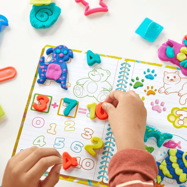 so-tay-playdoh-vui-hoc-playdoh-f9144-05