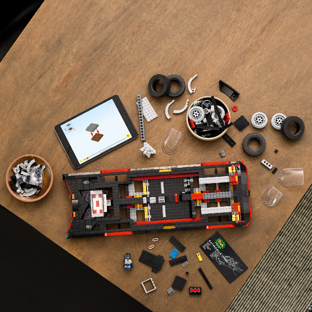 xe-batmobile-huyen-thoai-lego-superheroes-76328-05