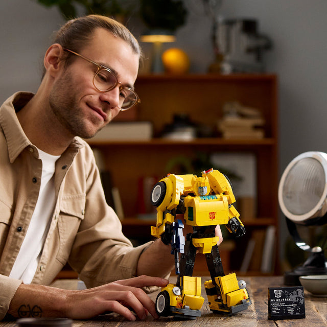 xe-dua-bien-hinh-transformer-bumblebee-lego-adults-10338-06