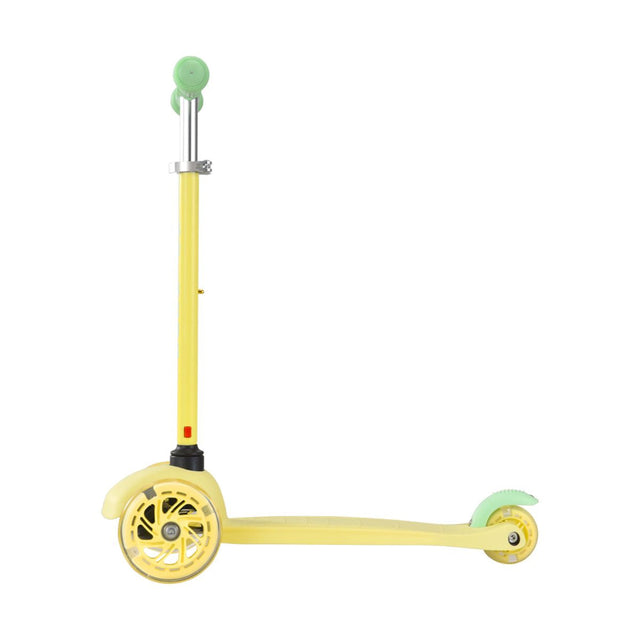 xe-scooter-3-banh-boldcube-teeny-mau-vang-scooter-sky005-03